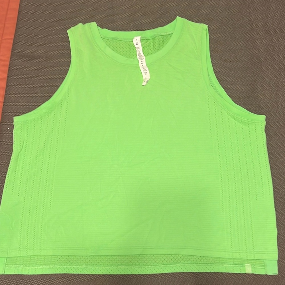 Lululemon Train to Be tank